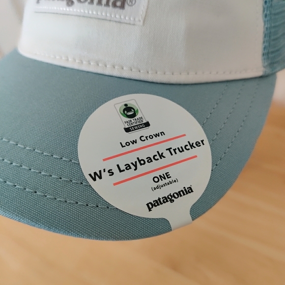 W's Patagonia Pastel P-6 Label Layback Trucker Hat - Picture 4 of 7